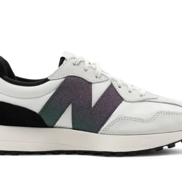 Limited Edition New Balance 327
Sea Salt Black sz 8.5 - Picture 5 of 11